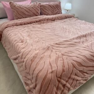 طقم فلانيل 6 قطع مع لحاف جاهز