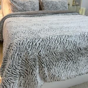 طقم فلانيل 6 قطع مع لحاف جاهز